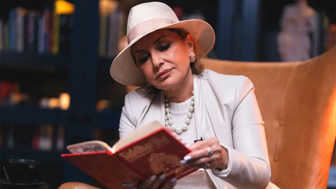 The Life Lessons Googoosh Found in the Pages of Literature